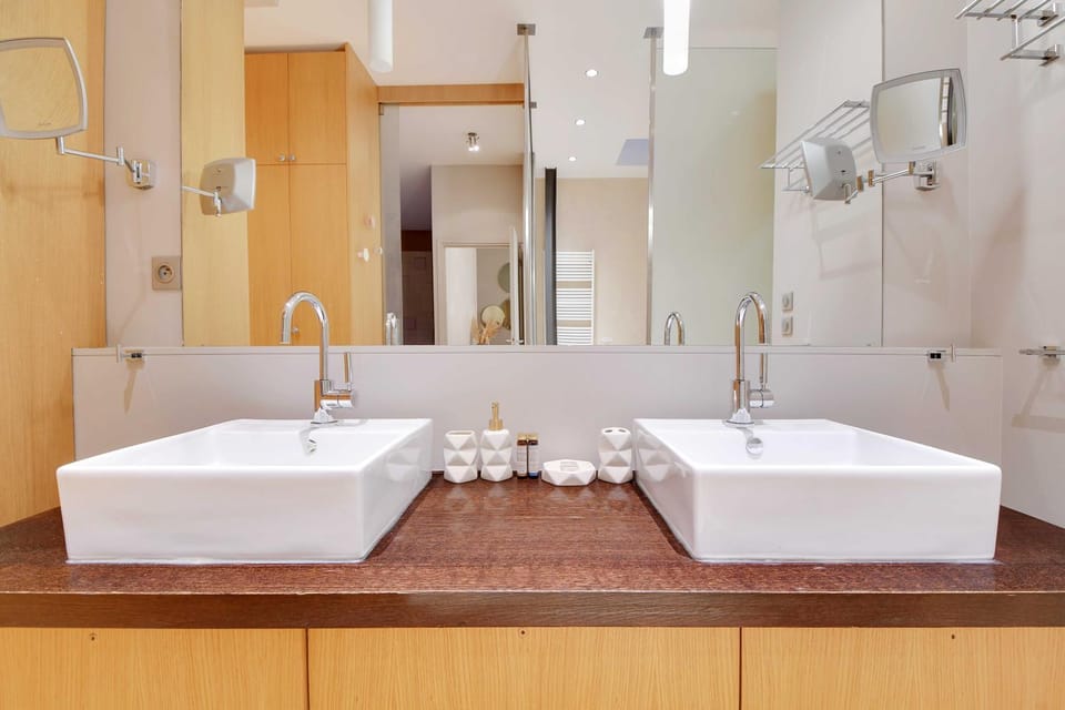 Fabulous House - a Gem in Chic Western Paris House in Paris