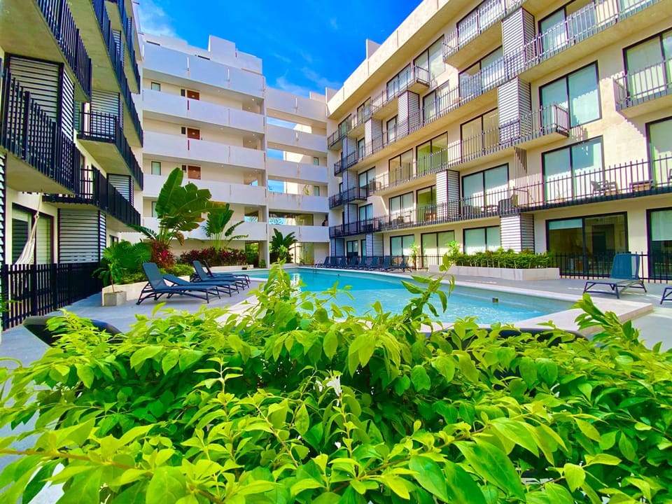 Property building, Day, Swimming pool, Swimming pool