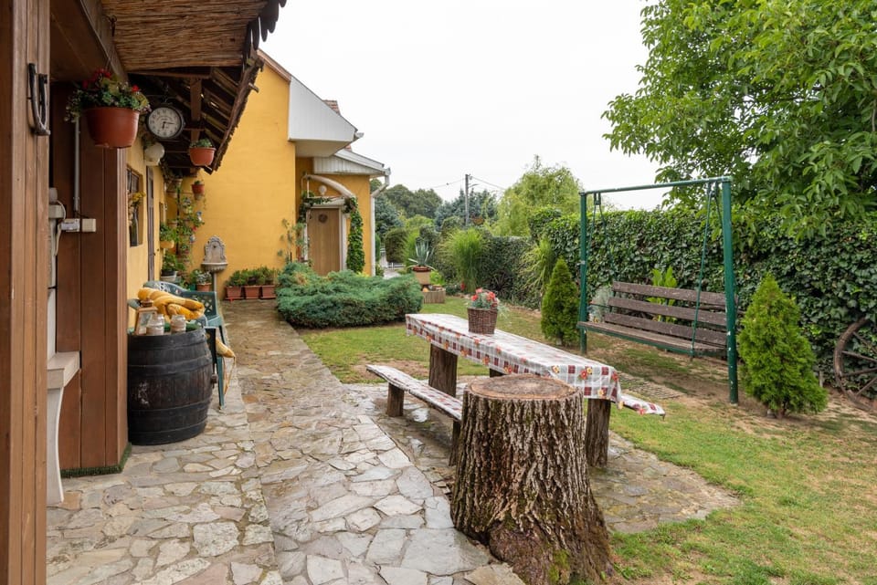 Off site, Garden