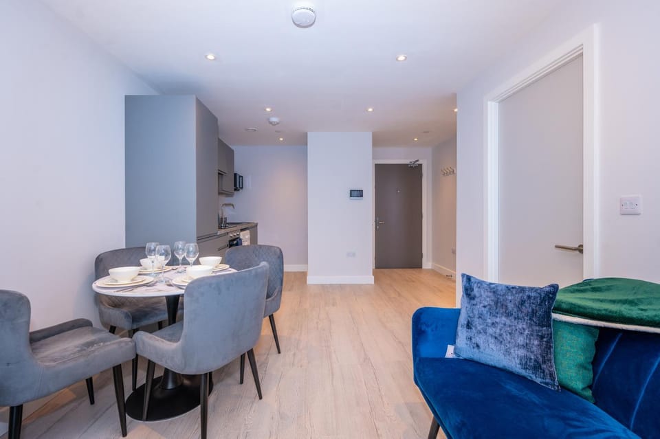 Kitchen or kitchenette, Seating area, Dining area