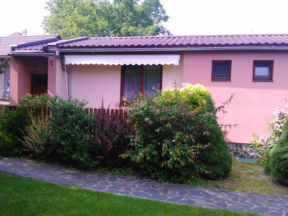 Facade/entrance, Garden