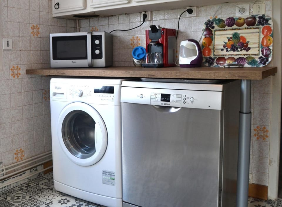 Coffee/tea facilities, dishwasher, washing machine