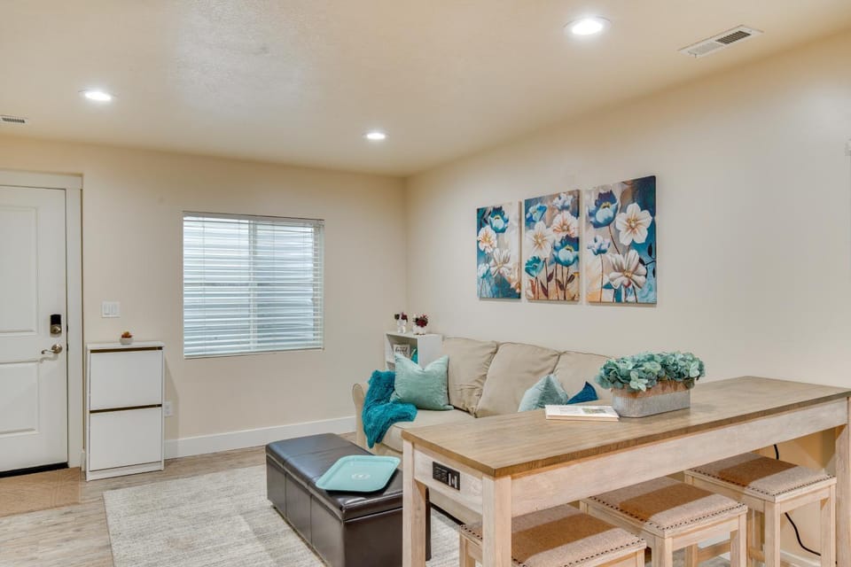 Modern Lehi Apartment: 2 Mi to Thanksgiving Point Apartment in Lehi