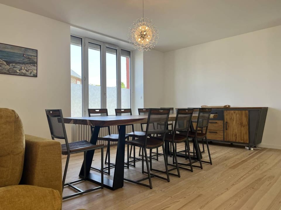 650 - Belle Maison en pierre avec jardin en plein centre d'Erquy Villa in Brittany