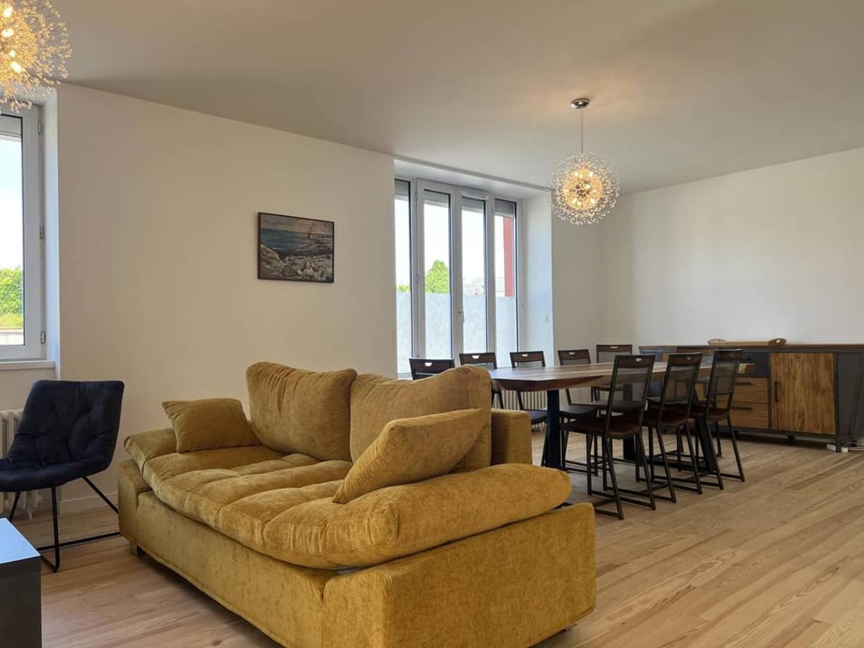 650 - Belle Maison en pierre avec jardin en plein centre d'Erquy Villa in Brittany