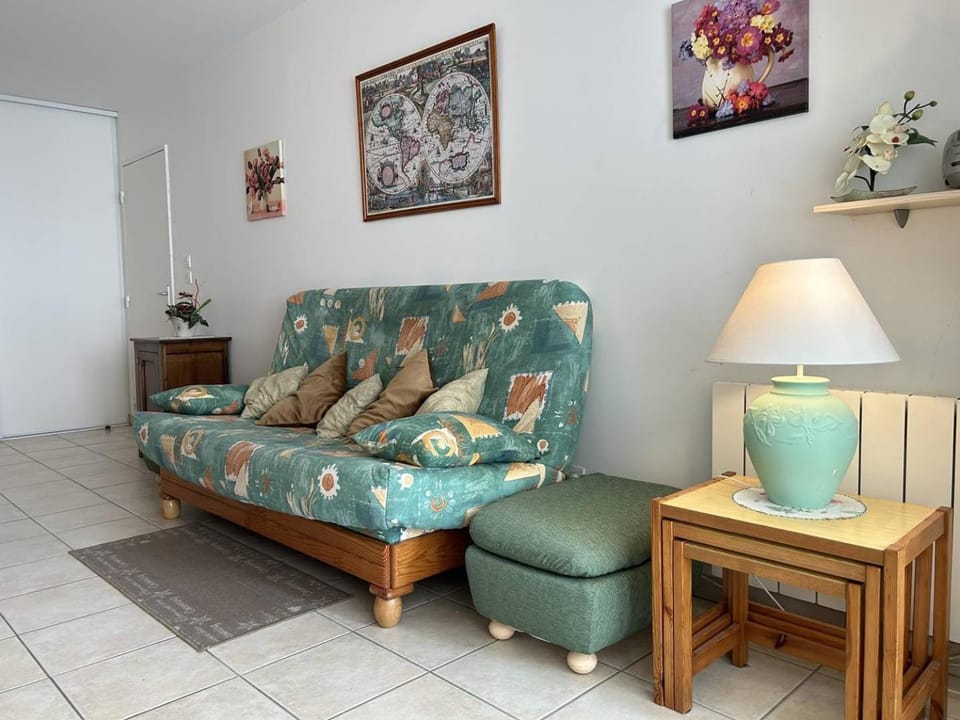 652 - Appartement avec terrasse à Erquy Centre, dans une résidence récente à 100m de la plage Apartment in Brittany