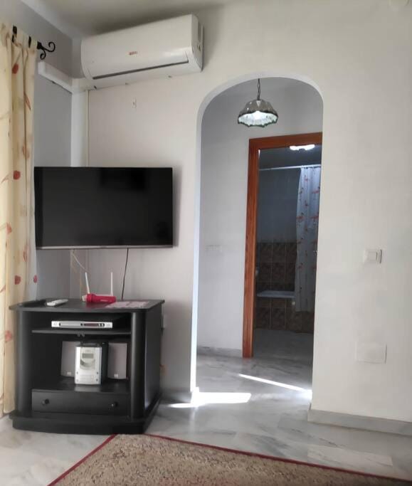 TV and multimedia, air conditioner