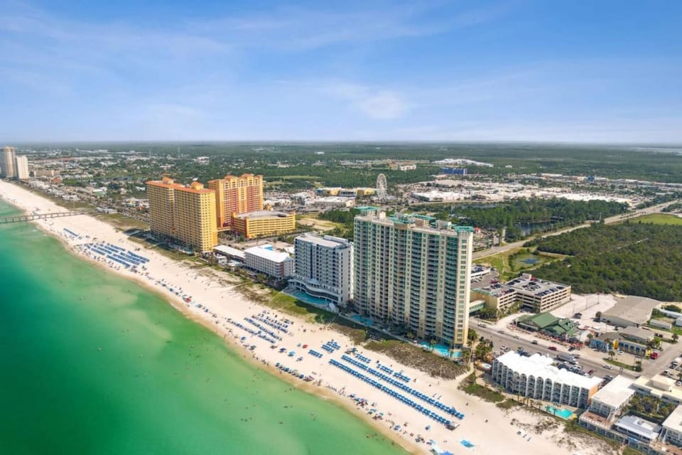 Property building, Natural landscape, Bird's eye view, Beach