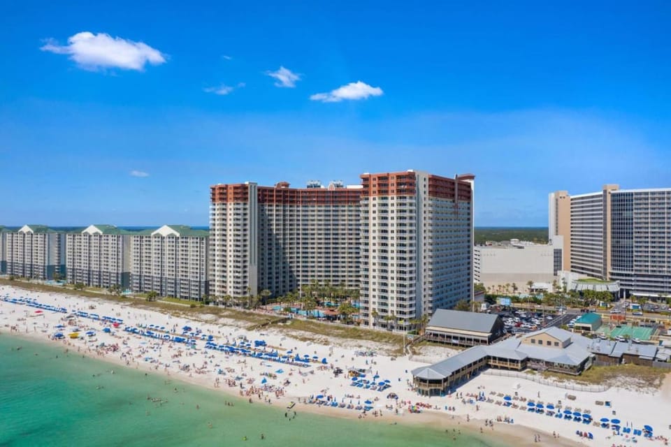 Property building, Bird's eye view, Beach, Sea view, Swimming pool