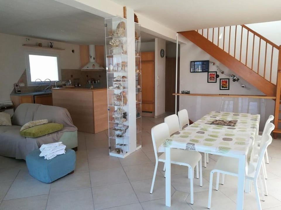 657 - Belle maison vue mer à Erquy, à 900m du centre et 1km200 de la plage Villa in Brittany