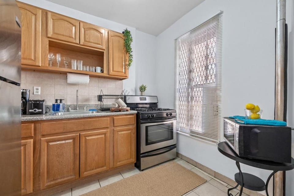 Kitchen or kitchenette, minibar, pet friendly, stove, toaster
