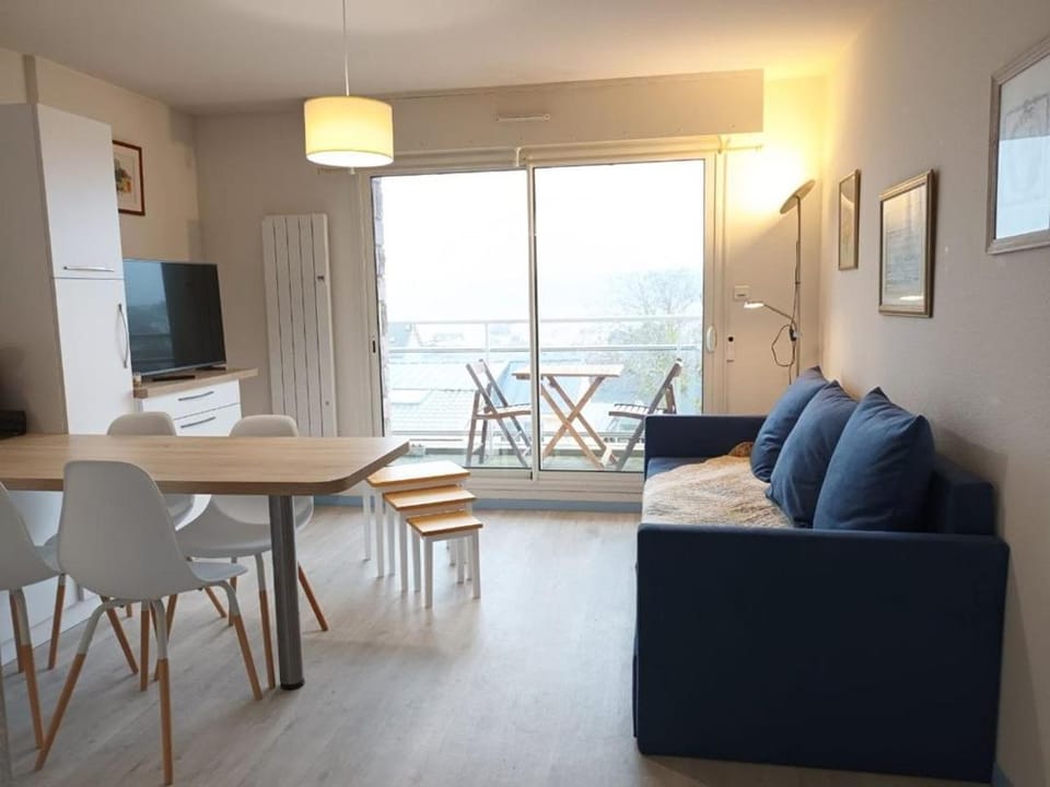 664 - Bel appartement à Erquy, à 400m de la plage du centre offrant une vue en hauteur du Port Apartment in Brittany