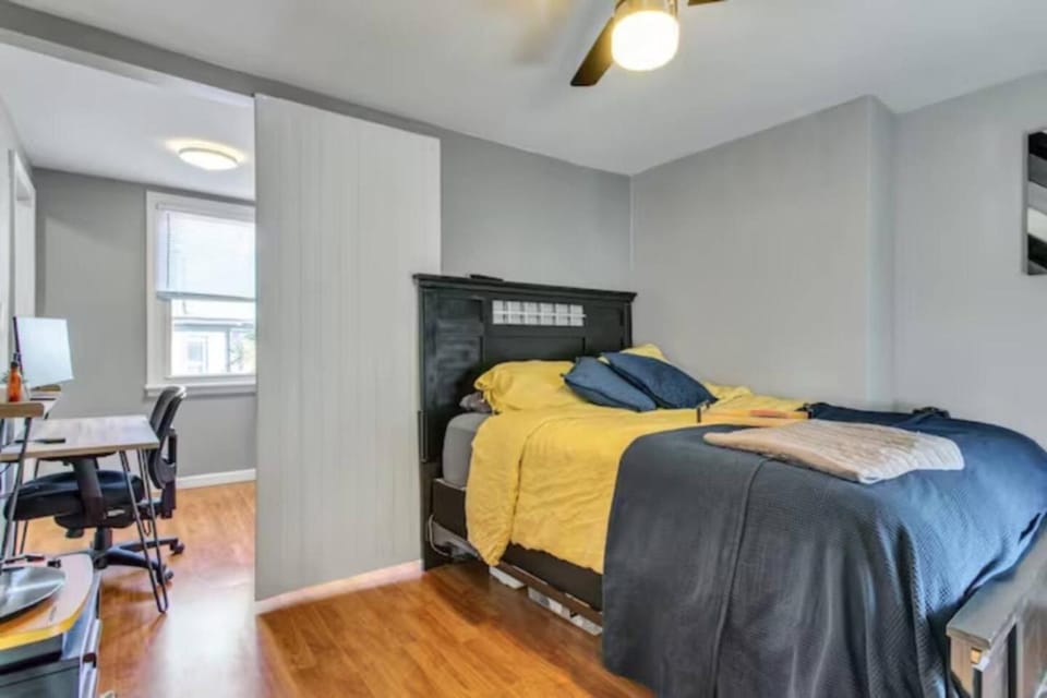 Bed, Photo of the whole room, Bedroom, fireplace