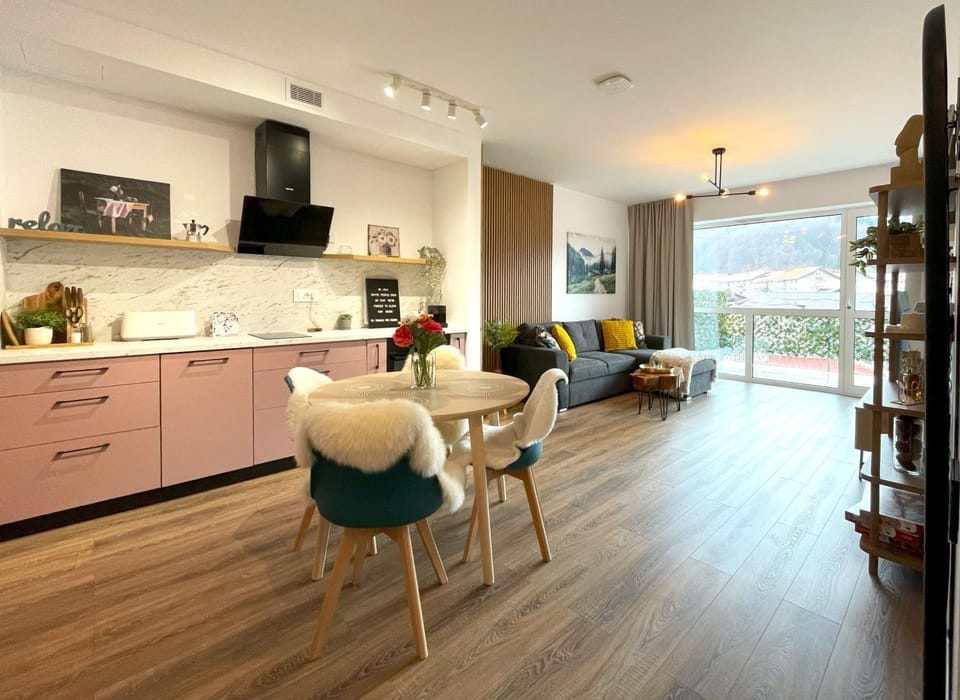 TV and multimedia, Kitchen or kitchenette, Living room, Seating area, Dining area, pet friendly