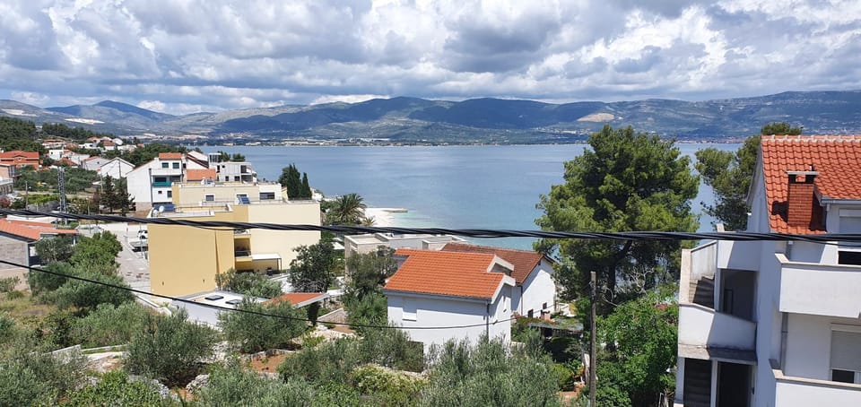 Property building, Day, Natural landscape, Bird's eye view, City view, Mountain view, Sea view