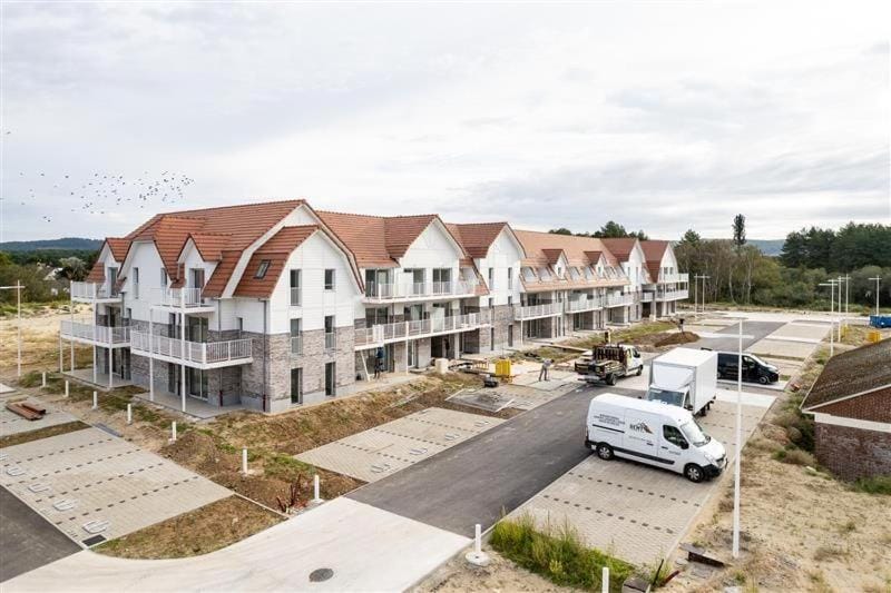 Property building, Neighbourhood, Parking