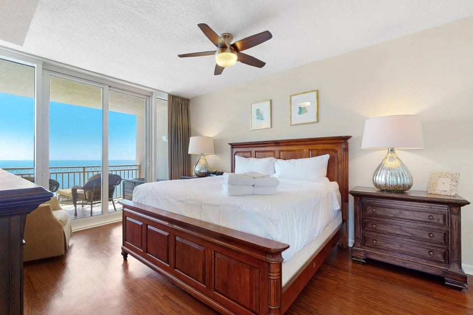 The Colonnades 1401 House in Gulf Shores