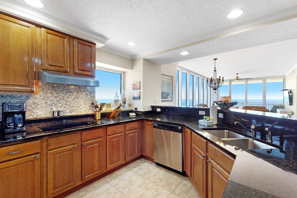 The Colonnades 1401 House in Gulf Shores
