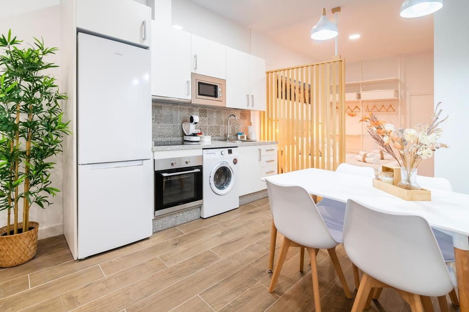 Dining area, minibar, pet friendly, toaster
