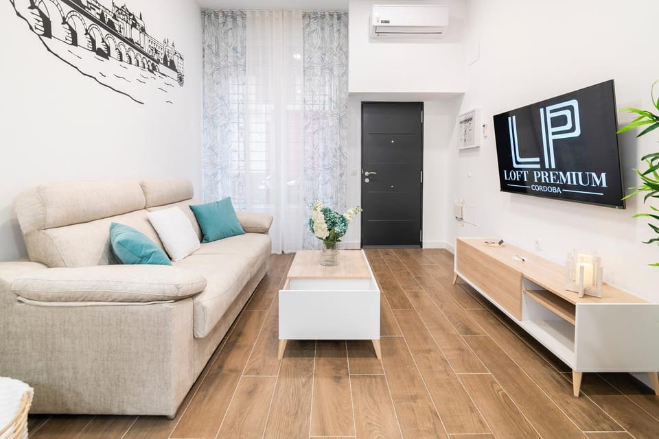Communal lounge/ TV room, TV and multimedia, Seating area
