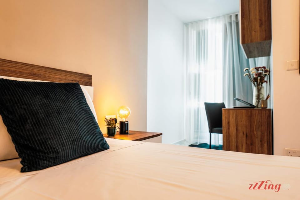 Bedroom, air conditioner