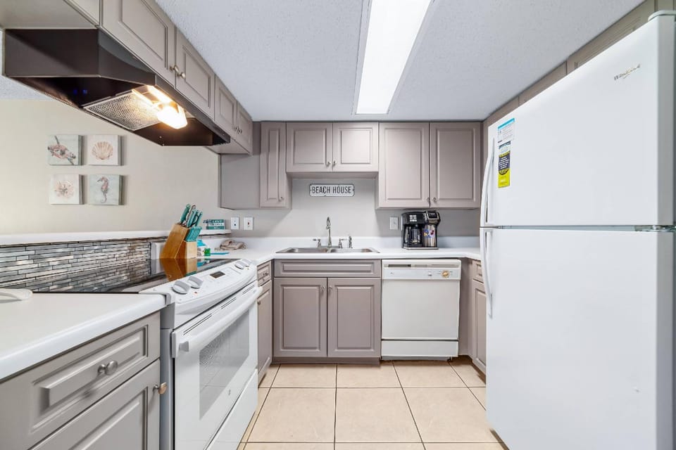 Westwind 202 House in West Beach