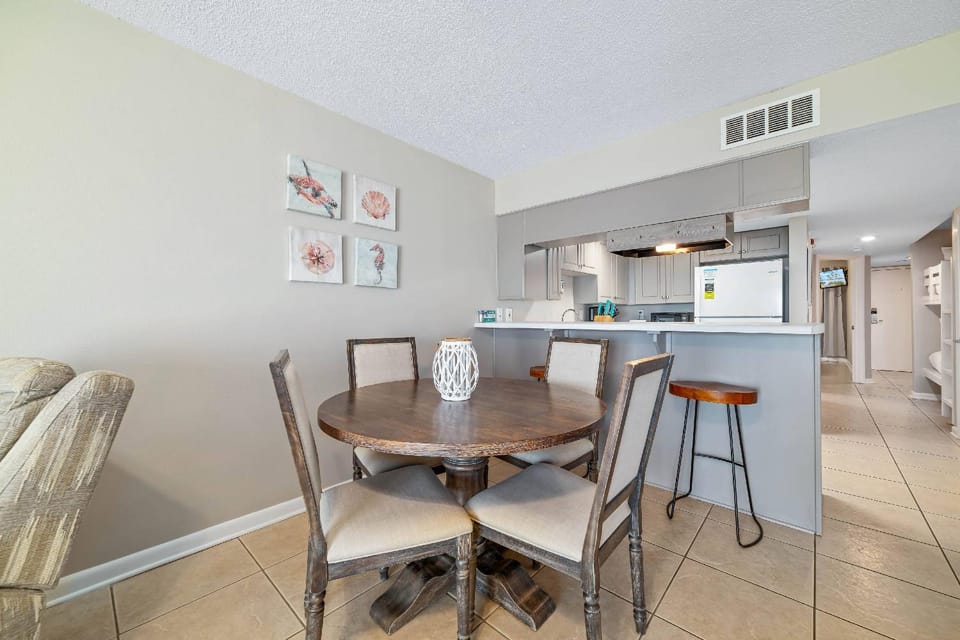Westwind 202 House in West Beach