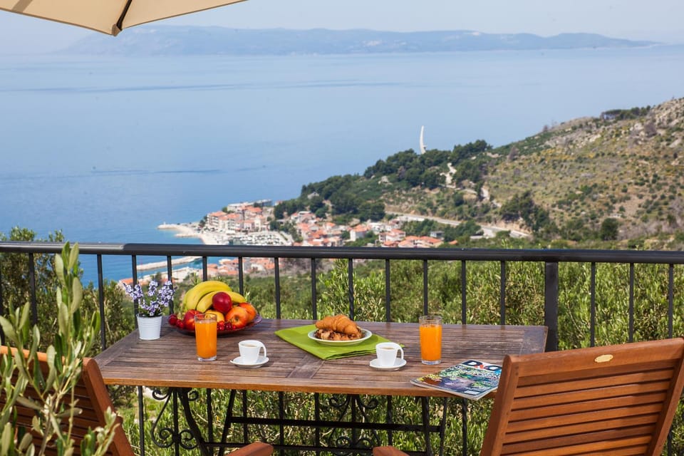 City view, Landmark view, Sea view