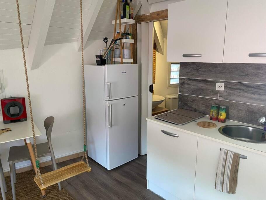 Kitchen or kitchenette