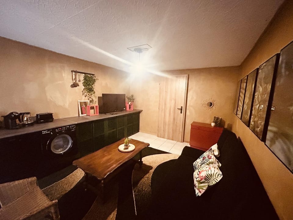 LA MARIEFACTURE - Comme c'est Jungle Apartment in Saarland, 66, Germany