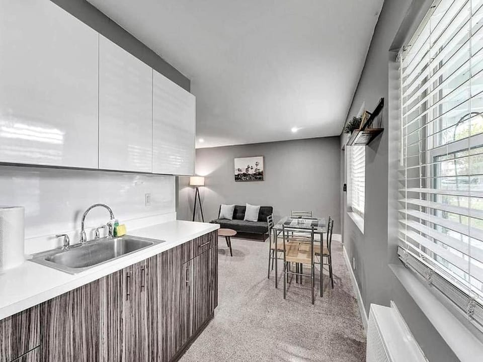 Coastal Charm Cozy 1BR Retreat near Pompano Apartment in Pompano Beach