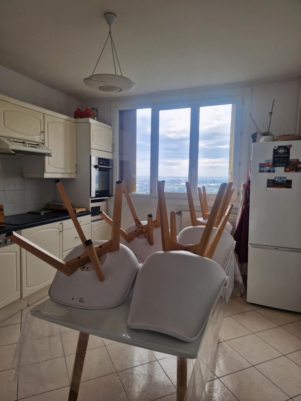 Dining area, kitchen