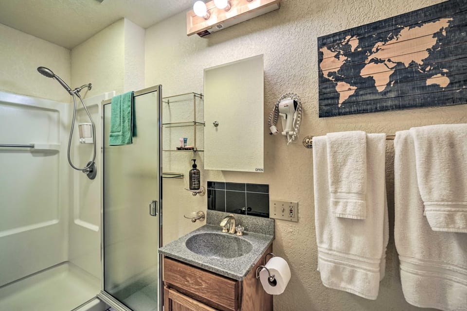 Shower, Bathroom, towels