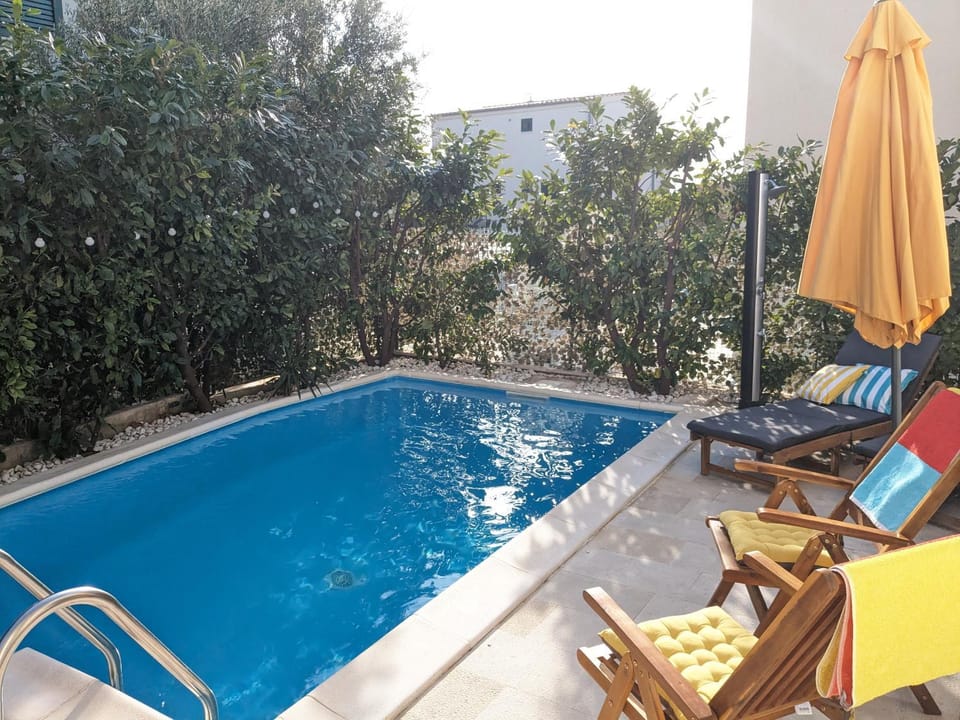 Pool view, Swimming pool