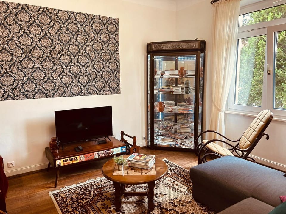 Communal lounge/ TV room, Living room