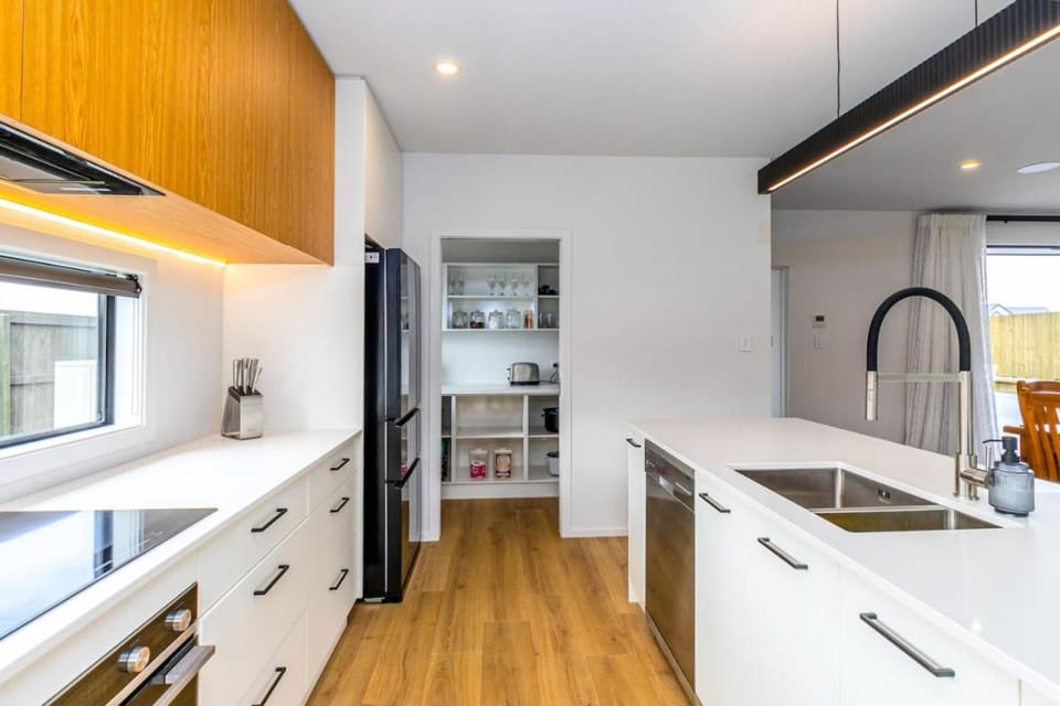 Kitchen or kitchenette, minibar, pet friendly, stove