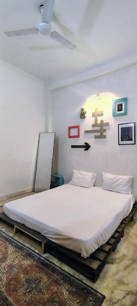 The Barn Noida sector31 House in Noida
