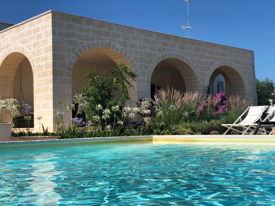 Villa con piscina LàMìa Donnagnora a Ostuni House in Province of Taranto