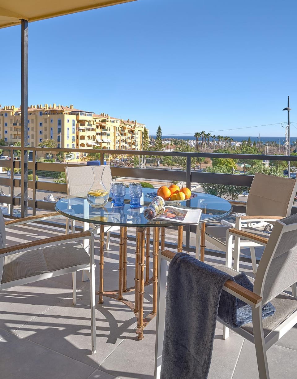 View (from property/room), Balcony/Terrace, Balcony/Terrace, Dining area, Sea view