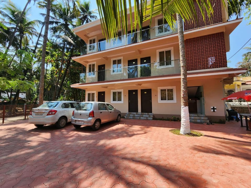 Facade/entrance, Other, Garden view, Parking