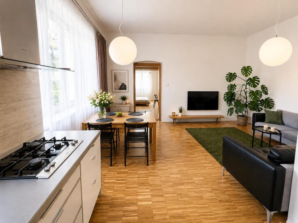 Communal lounge/ TV room, TV and multimedia, Dining area