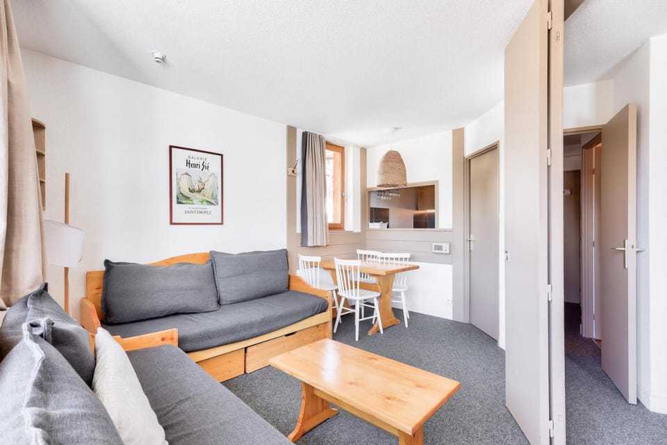 Bed, kitchen
