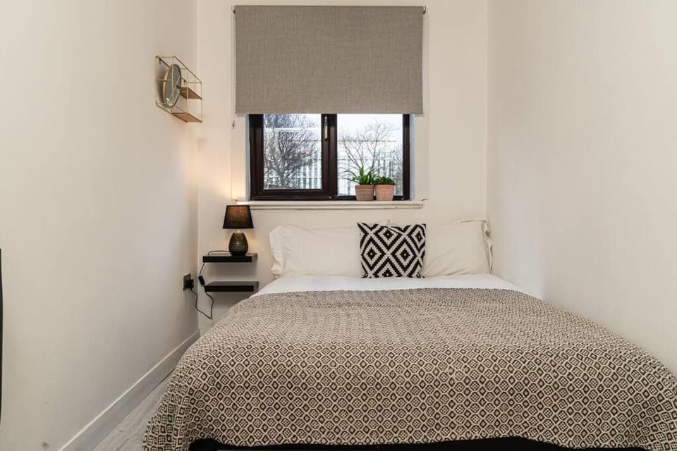 Stylish City Pad with Free Private Parking Apartment in Glasgow