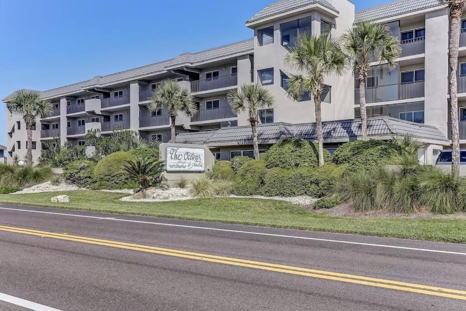 Oceanfront Retreat with a Remarkable View. NEW! Apartment in Fernandina Beach