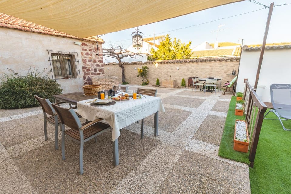 Patio, Day, View (from property/room), Balcony/Terrace, Living room, Food and drinks, Seating area, Dining area, Food, Drinks