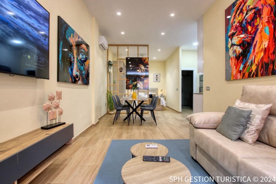 Communal lounge/ TV room, TV and multimedia, Living room, Seating area