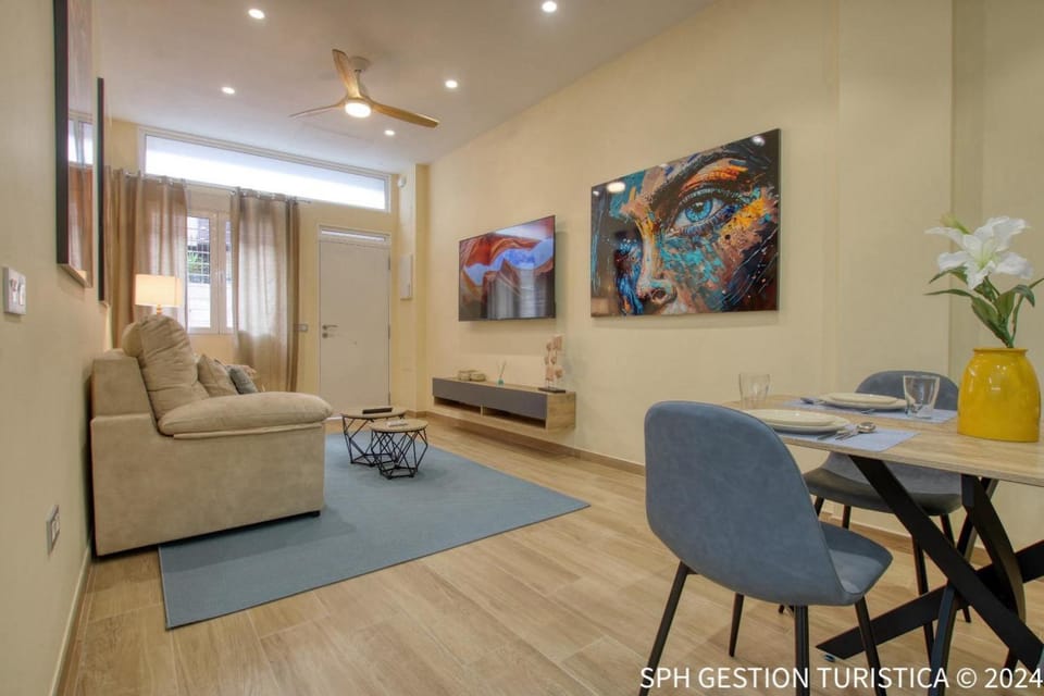 Living room, Seating area, fireplace