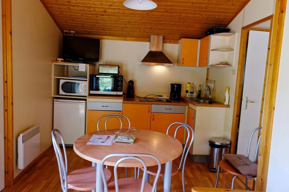 Gîte de France Chalet n°4 - Gîte de France 4 personnes MAE-6504 Apartment in Nouvelle-Aquitaine