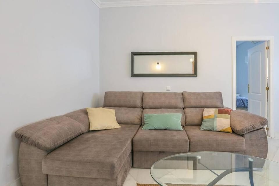 RiverWalk Suites - Puente Triana Apartment in Seville