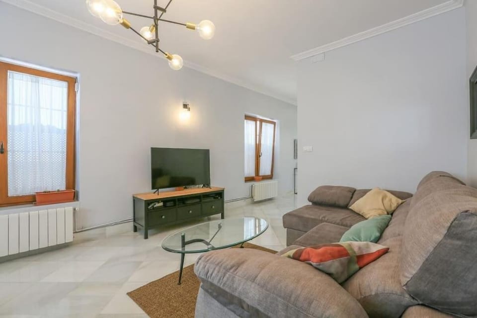 RiverWalk Suites - Puente Triana Apartment in Seville